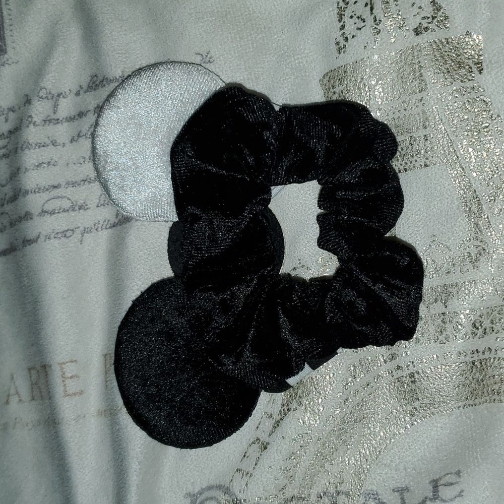 Scrunched - Picture 12 of 12